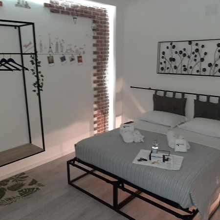 Dame Crotone Bed & Breakfast Bagian luar foto