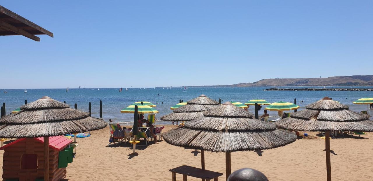 Dame Crotone Bed & Breakfast Bagian luar foto