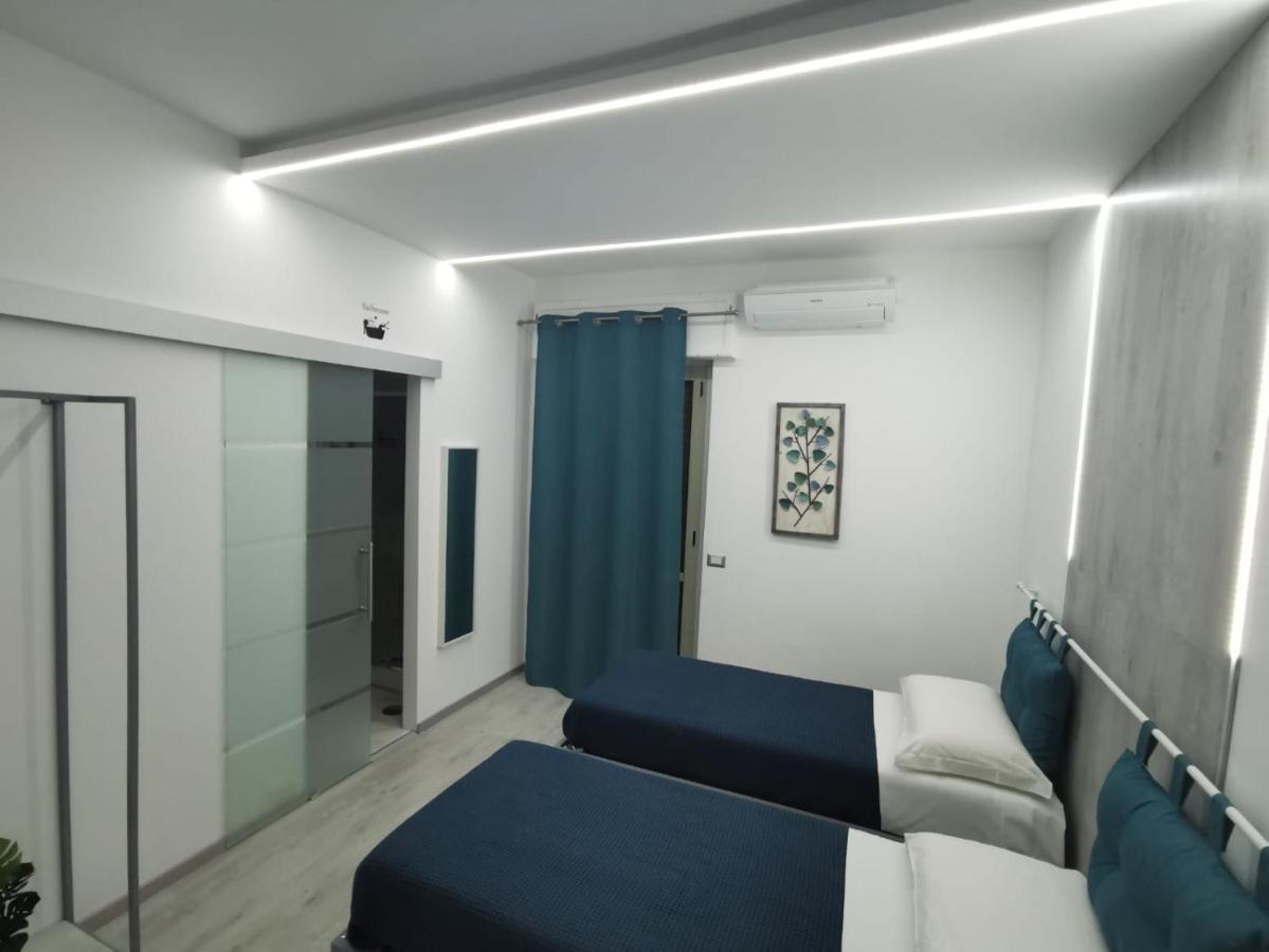 Dame Crotone Bed & Breakfast Bagian luar foto